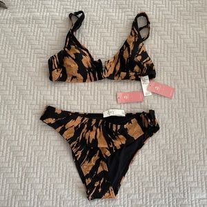 NWT Cupshe swimsuit, size medium